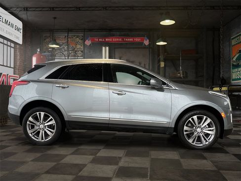 Used 2025 Cadillac XT5 Premium Luxury image 8