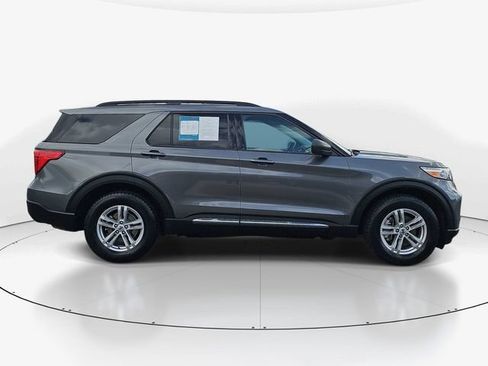 Certified 2023 Ford Explorer XLT w/ Equipment Group 202A AWD/4WD image 3
