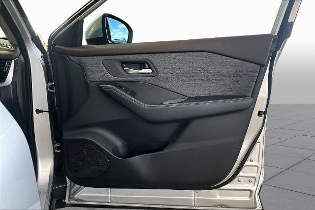 Certified 2022 Nissan Rogue SV FWD image 22