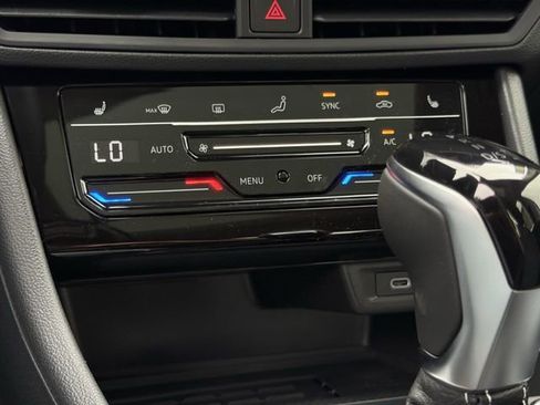 New 2026 Volkswagen Jetta SE FWD image 16