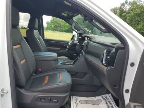 Used 2025 GMC Sierra 2500 AT4 AWD/4WD image 23
