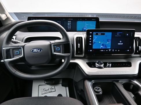 Used 2025 Ford Expedition Active AWD/4WD image 14