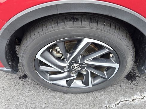 Used 2022 Toyota C-HR Limited image 16