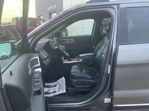 Used 2013 Ford Explorer XLT image 9