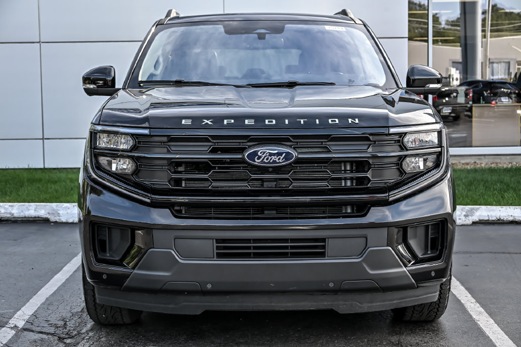 Certified 2025 Ford Expedition Max Active AWD/4WD image 4