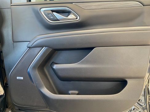 Used 2022 GMC Yukon XL SLT w/ SLT Luxury Package image 11