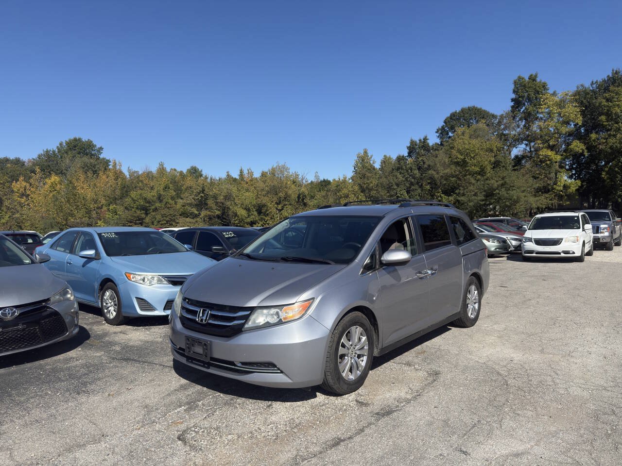 Used 2016 Honda Odyssey SE image 2