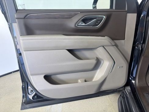 Used 2023 Chevrolet Suburban LT image 17