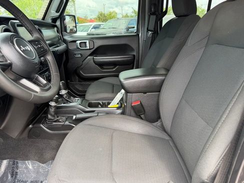 Used 2023 Jeep Gladiator Sport image 21