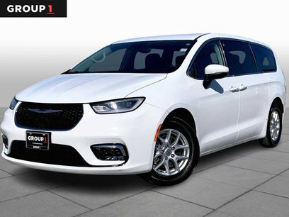 Used 2023 Chrysler Pacifica Touring-L