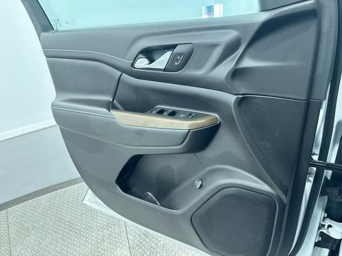 Used 2023 GMC Acadia SLE w/ Driver Convenience Package image 29