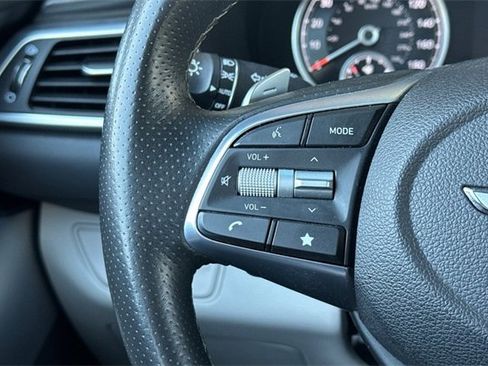 Used 2023 Genesis G70 2.0T image 34