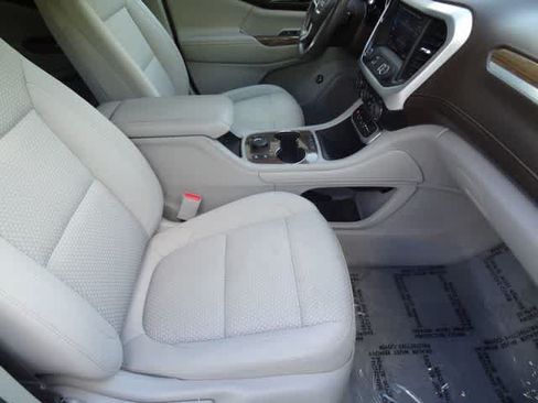 Used 2023 GMC Acadia SLE w/ Driver Convenience Package FWD image 14