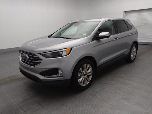 Used 2023 Ford Edge Titanium image 2