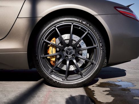 Used 2012 Mercedes-Benz SLS AMG Coupe image 28