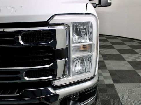 Used 2023 Ford F350 XLT w/ FX4 Off-Road Package image 3