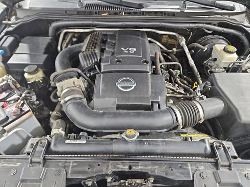 Used 2015 Nissan Frontier SV w/ SV Value Truck Package AWD/4WD image 21