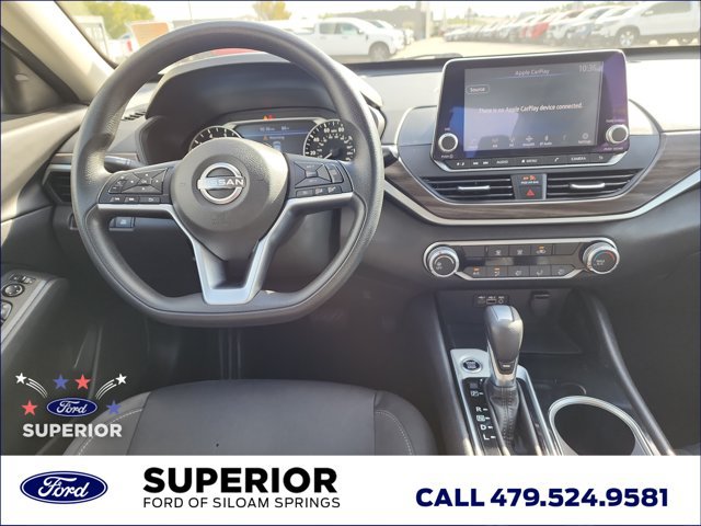 Used 2024 Nissan Altima 2.5 SV FWD image 11
