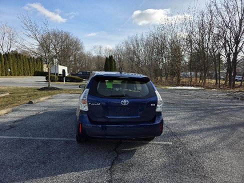 Used 2014 Toyota Prius V Three image 5