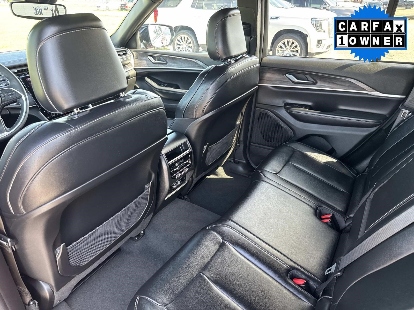 Used 2024 Jeep Grand Cherokee Limited RWD image 15