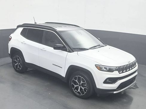 Used 2025 Jeep Compass Limited AWD/4WD image 19