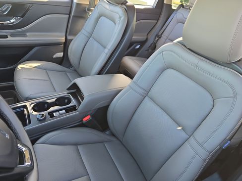 New 2026 Lincoln Corsair Premiere image 15