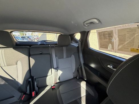 Used 2025 Chevrolet Blazer LT FWD image 38