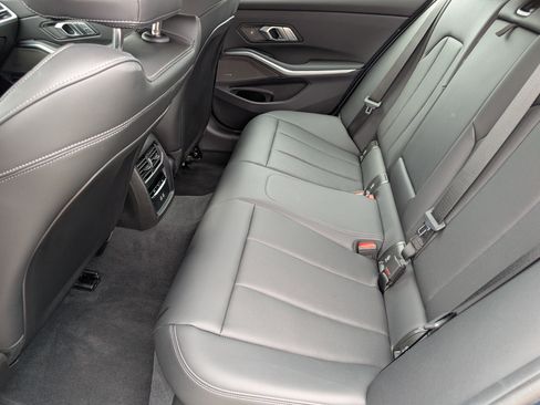 Used 2025 BMW 330i Sedan w/ M Sport Package image 11