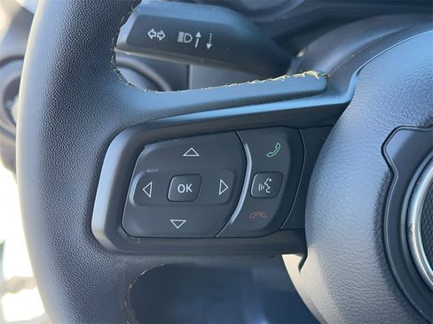 Used 2024 Jeep Gladiator Willys image 15