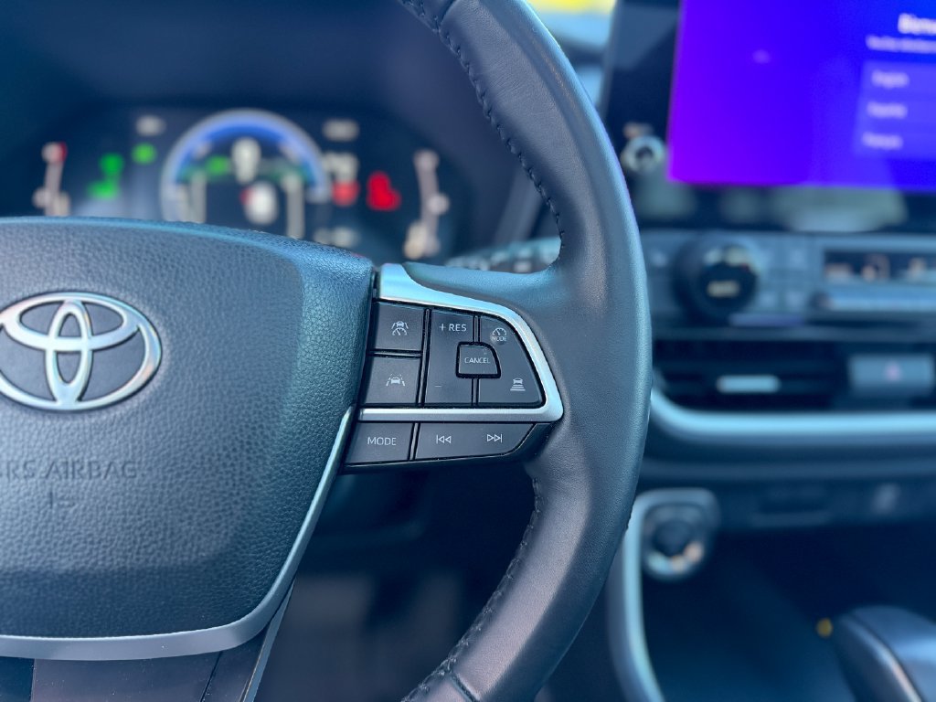 Used 2025 Toyota Grand Highlander AWD Hybrid image 16