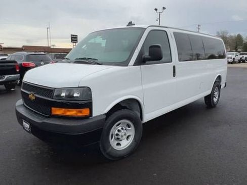 New 2026 Chevrolet Express 3500 LS RWD image 4
