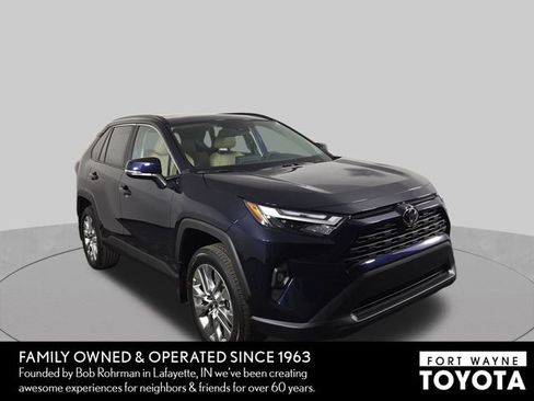 Used 2025 Toyota RAV4 XLE Premium w/ Weather Package AWD/4WD image 4