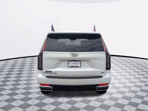 Used 2023 Cadillac Escalade Premium Luxury AWD/4WD image 6