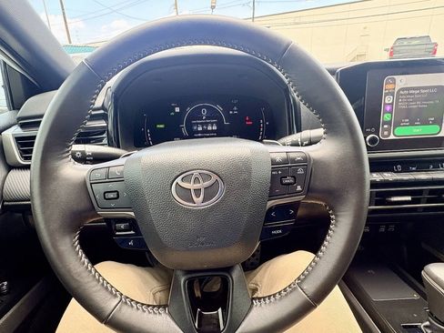 Used 2026 Toyota Camry Hybrid w/ Convenience Package FWD image 27