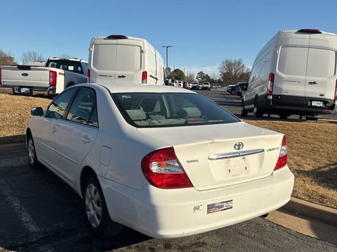 Used 2002 Toyota Camry LE image 4