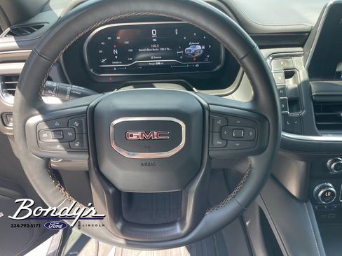 Used 2023 GMC Yukon AT4 w/ AT4 Premium Package AWD/4WD image 7
