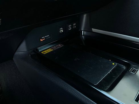 Used 2025 Toyota Camry LE image 23