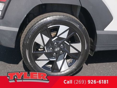 Used 2024 Hyundai Kona SEL AWD/4WD image 43