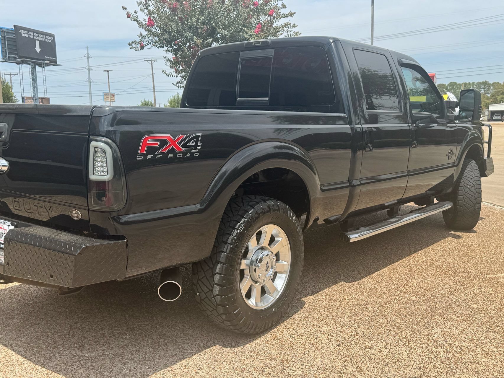 Used 2014 Ford F250 Lariat w/ Lariat Ultimate Package AWD/4WD image 5