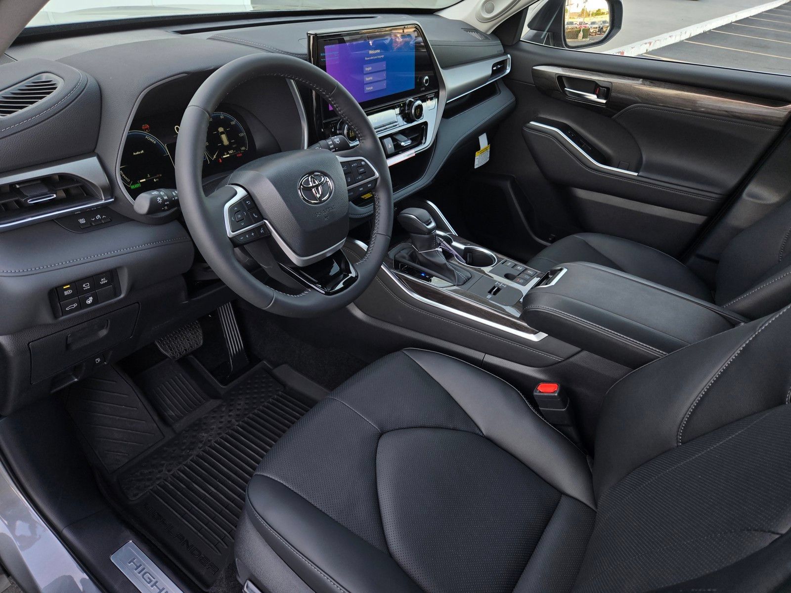Used 2026 Toyota Highlander Limited AWD/4WD image 8