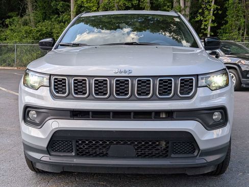 Used 2024 Jeep Compass Latitude AWD/4WD image 9