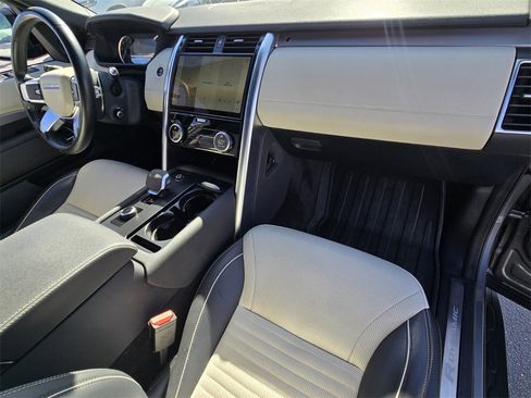 Used 2023 Land Rover Discovery HSE R-Dynamic image 15