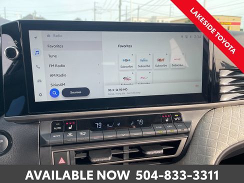 Used 2025 Toyota Camry XLE image 34