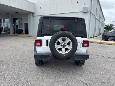 Certified 2022 Jeep Wrangler Unlimited Sport AWD/4WD image 15