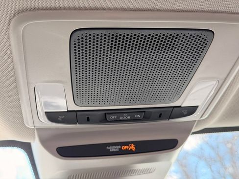 Certified 2025 Honda HR-V LX image 26