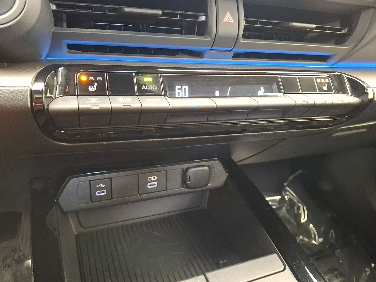 Certified 2024 Toyota Prius XLE AWD/4WD image 23