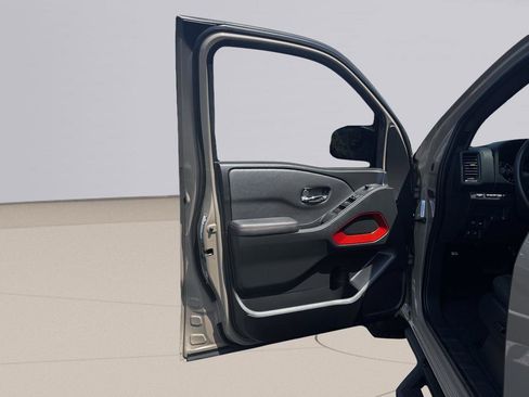 Used 2024 Nissan Frontier PRO-4X w/ Off-Road Protection Package image 10