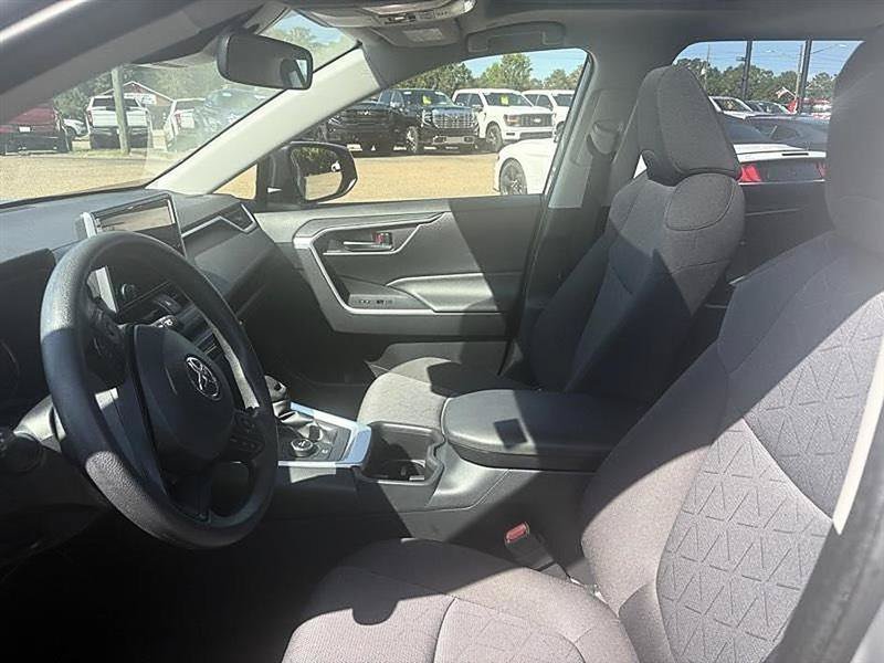 Used 2025 Toyota RAV4 XLE w/ Convenience Package AWD/4WD image 13