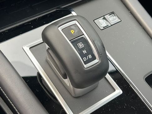 New 2025 Mitsubishi Outlander SE image 23