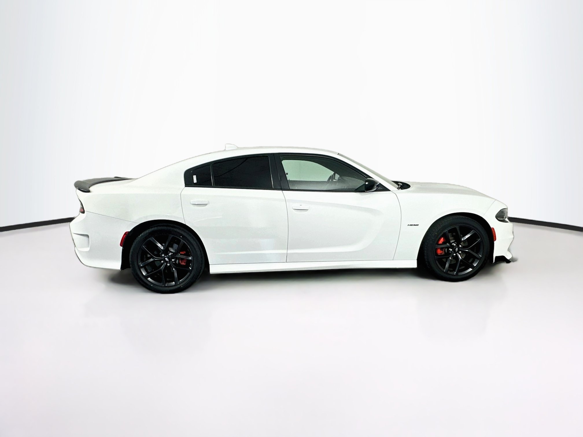 Used 2019 Dodge Charger R/T w/ Blacktop Package RWD image 10